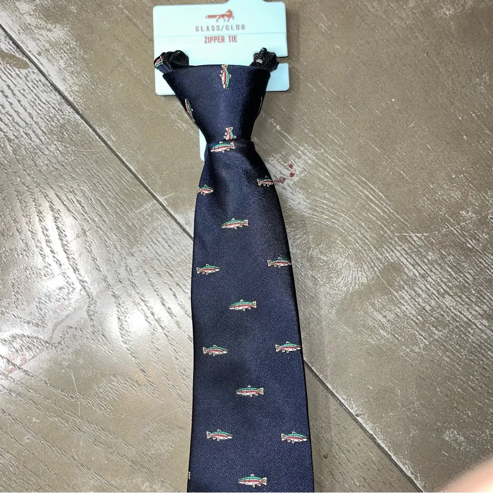 Class Club Boys Navy Blue Green Tan Red Fish Tie NWT Silk Blend Zippered Zip